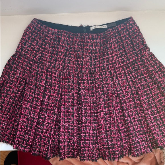 Alice + Olivia Dresses & Skirts - Alice + Olivia Fuchsia Tweed Mini Skirt